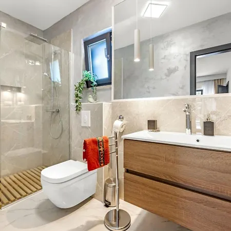 וילה Pool House Fancy - With Private Pool לאבין